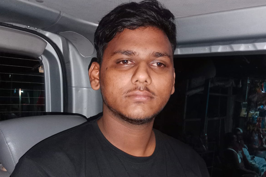 গোয়ালন্দে নূরাল পাগলার মরদেহ পোড়ানোর ঘটনায় যুবক গ্রেপ্তার