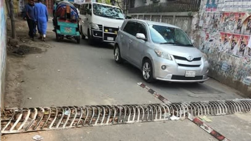 ফাঁদে আটকাচ্ছে না প্রশস্ত চাকার অটোরিকশা