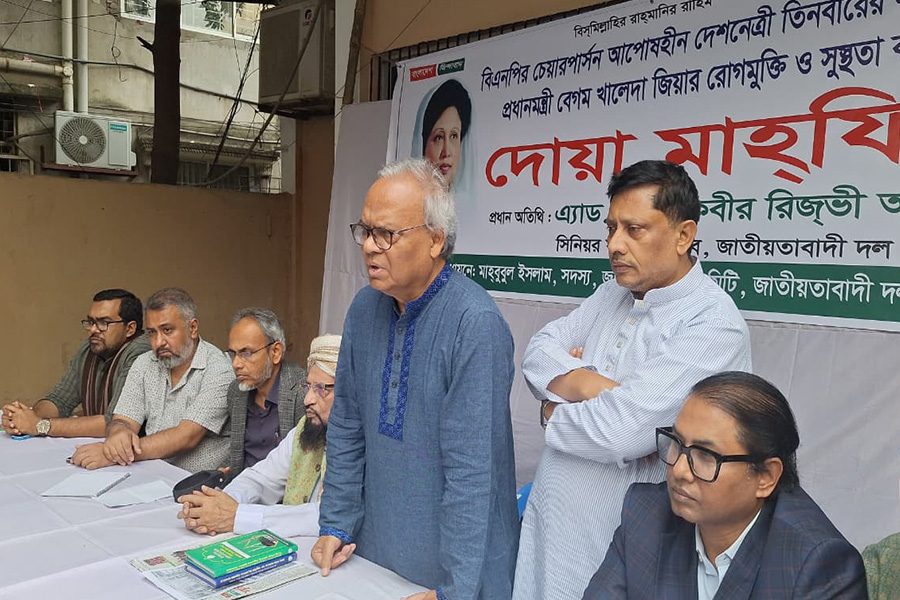 খালেদা জিয়ার চিকিৎসা নিয়ে কারও বক্তব্যে বিভ্রান্ত না হওয়ার আহ্বান রিজভীর