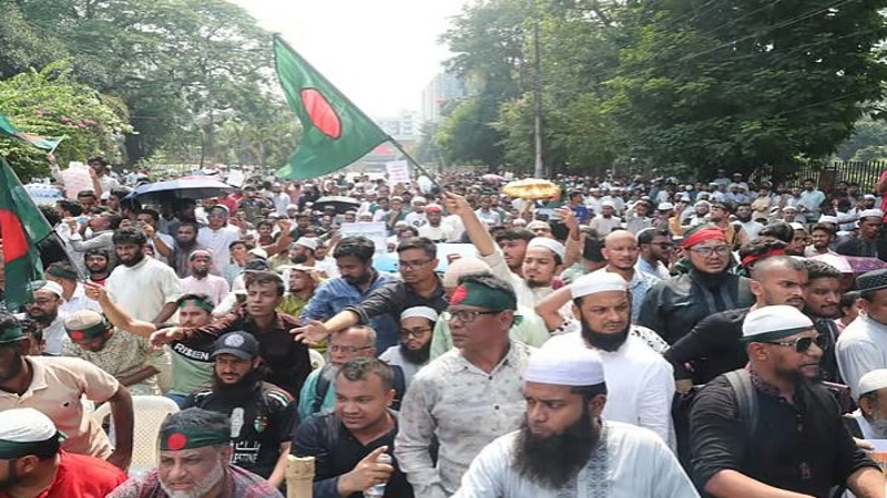 আ’লীগ নিষিদ্ধ না হওয়া পর্যন্ত রাজপথে থাকতে হবে