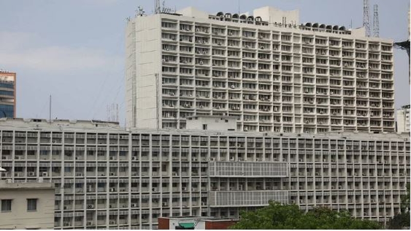 প্রশাসনে বাড়ছে ক্ষোভ-অসন্তোষ