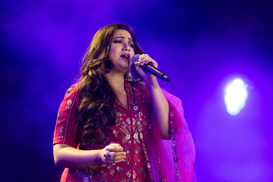 শ্রেয়া ঘোষালের কনসার্টে অনাকাঙ্ক্ষিত ঘটনা