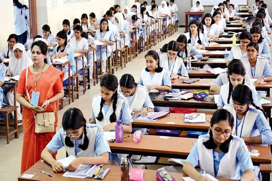 প্রথম দিনে অনুপস্থিত ২৫ হাজার ৪০৮, বহিষ্কার ৬