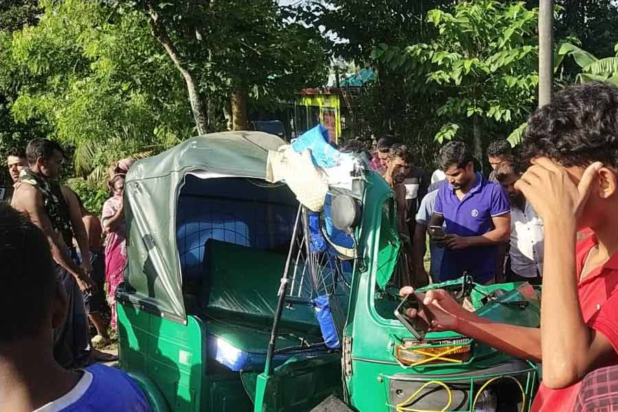 সুনামগঞ্জে ট্রাক-সিএনজির সংঘর্ষে মা-মেয়েসহ নিহত ৩