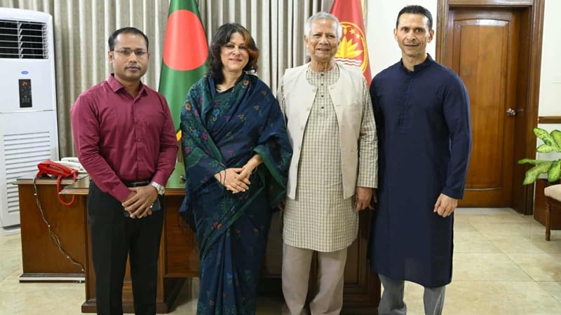 প্রধান উপদেষ্টার সঙ্গে সাক্ষাৎ করলেন সোহেল তাজ
