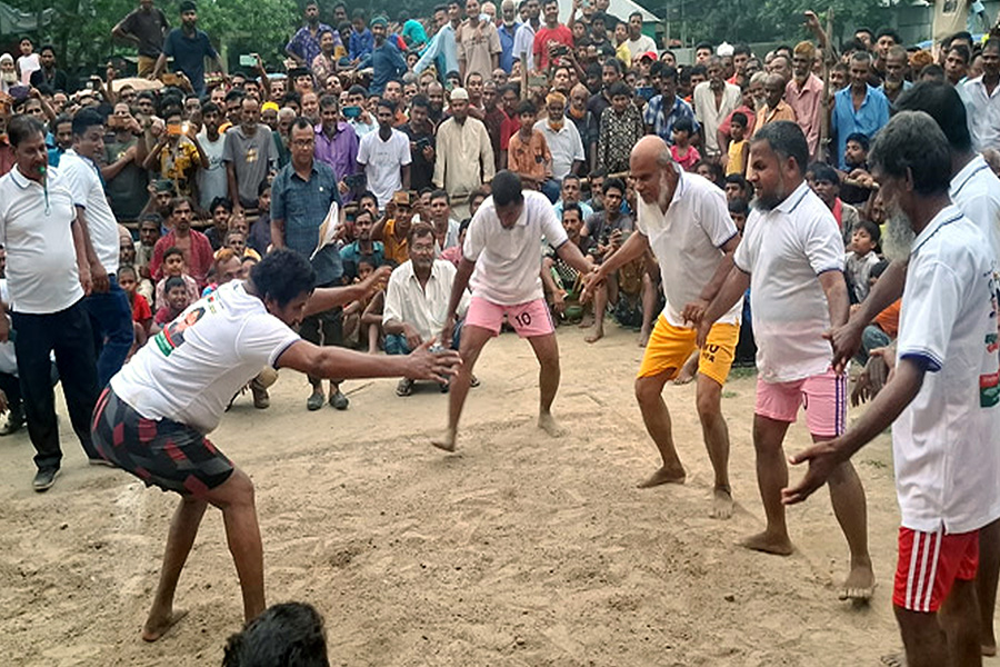 টাঙ্গাইলে দৃষ্টি প্রতিবন্ধীদের মনোমুগ্ধকর হা-ডু-ডু খেলা অনুষ্ঠিত