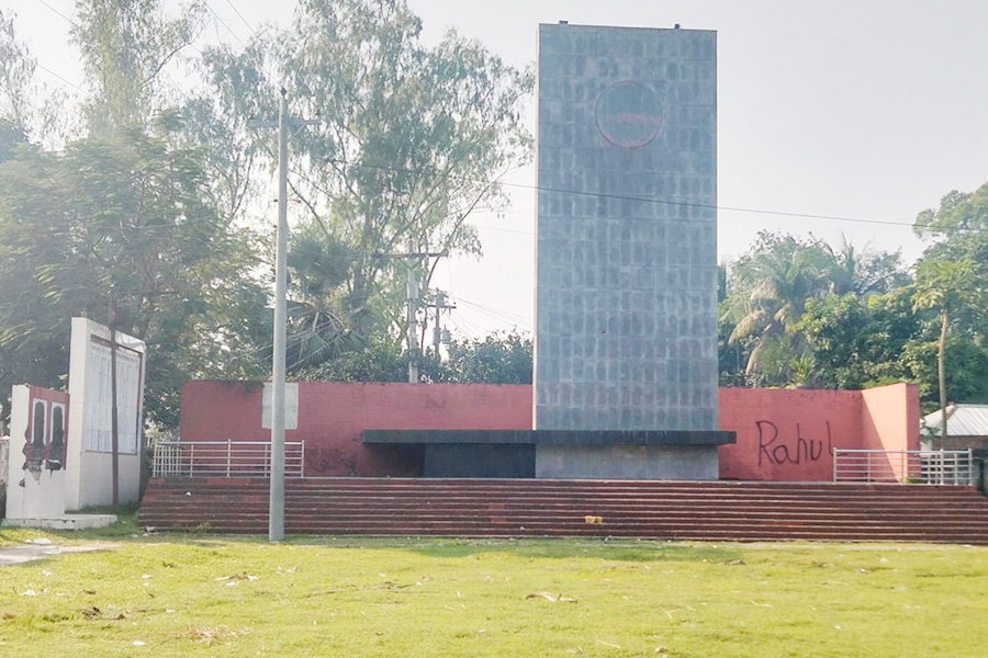 আজ ১১ই নভেম্বর ঐতিহাসিক নওগাঁ দিবস