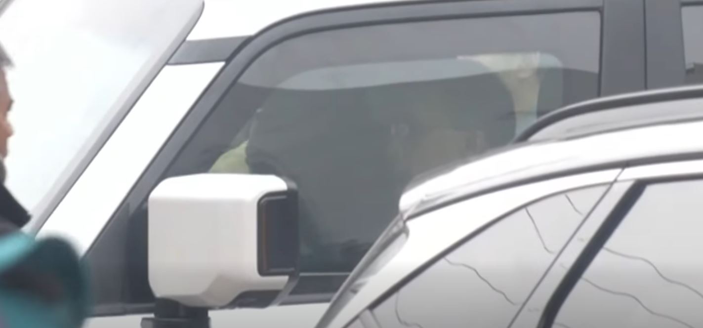 মায়ের মরদেহ হাসপাতালে রেখে বাসায় ফিরছেন তারেক রহমান