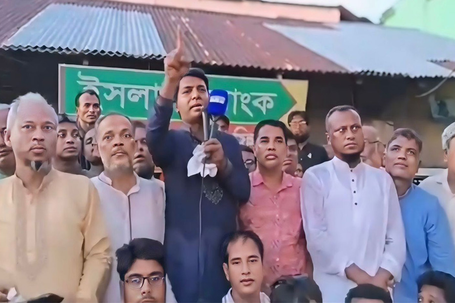 কিছু দল নির্বাচন দেখে ভয় পাচ্ছেন : তারিকুল আলম