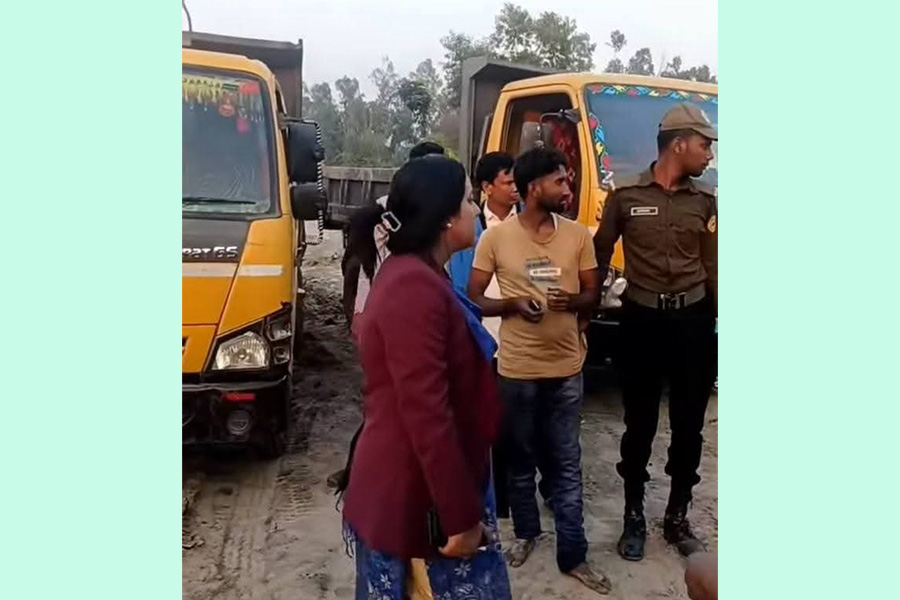 তাড়াশে অবৈধভাবে খনন করার অভিযোগে ১ লাখ টাকা জরিমানা