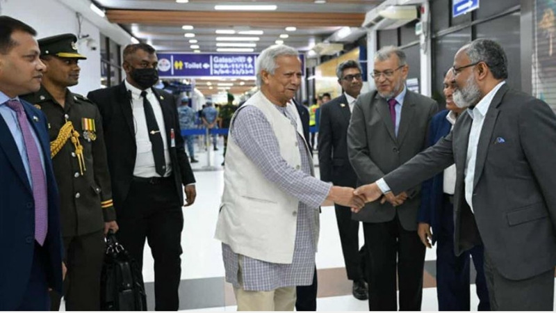 দেশে পৌঁছেছেন প্রধান উপদেষ্টা