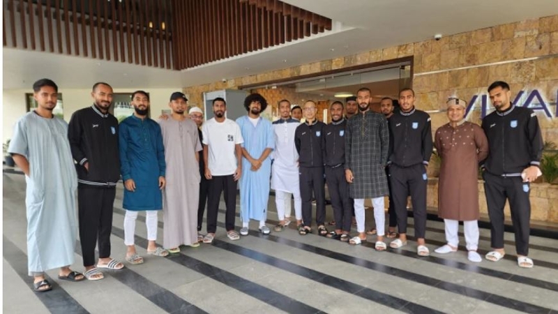 ভারতে জুমার নামাজ আদায় করলেন হামজারা