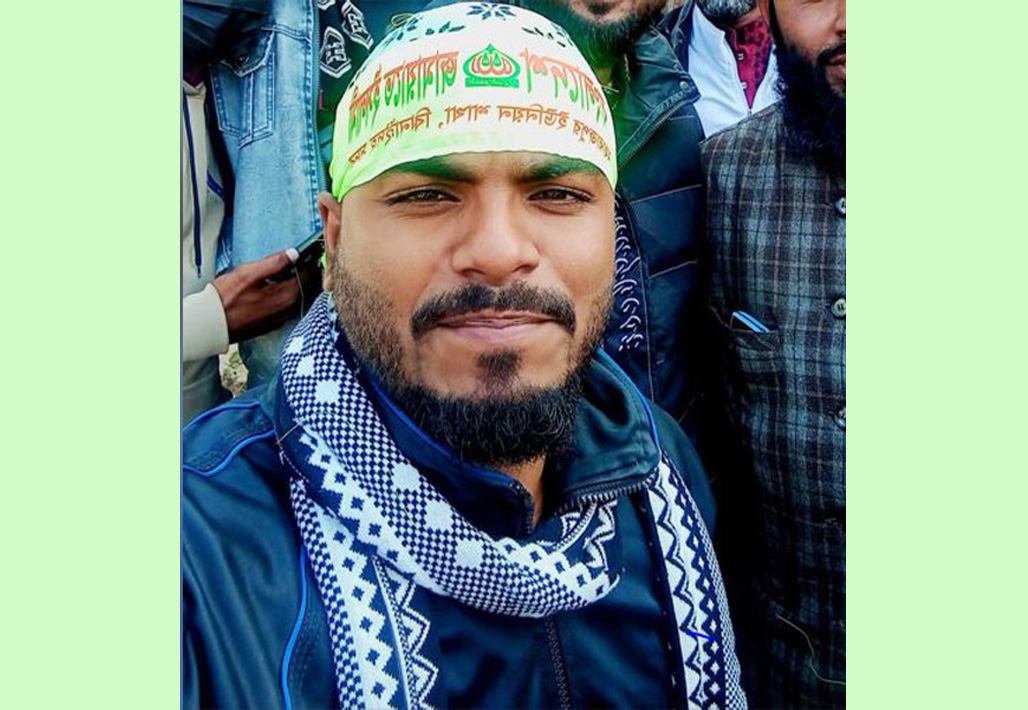 প্রবাসীর স্ত্রীর সঙ্গে আপত্তিকর অবস্থায় ধরা পড়েছেন জামায়াত নেতা