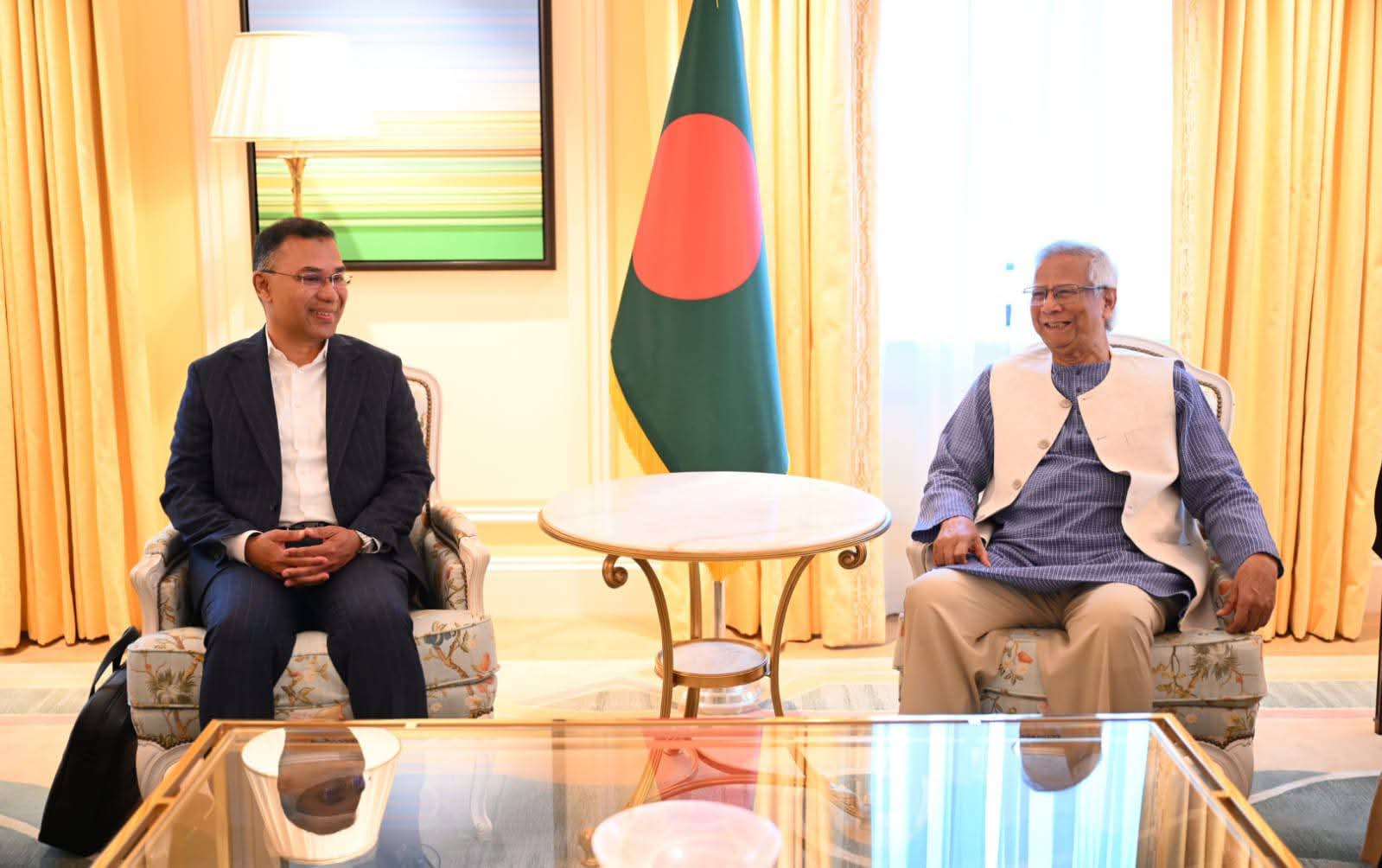 প্রধান উপদেষ্টা ড. ইউনূস-তারেক রহমানের লন্ডনে বৈঠক